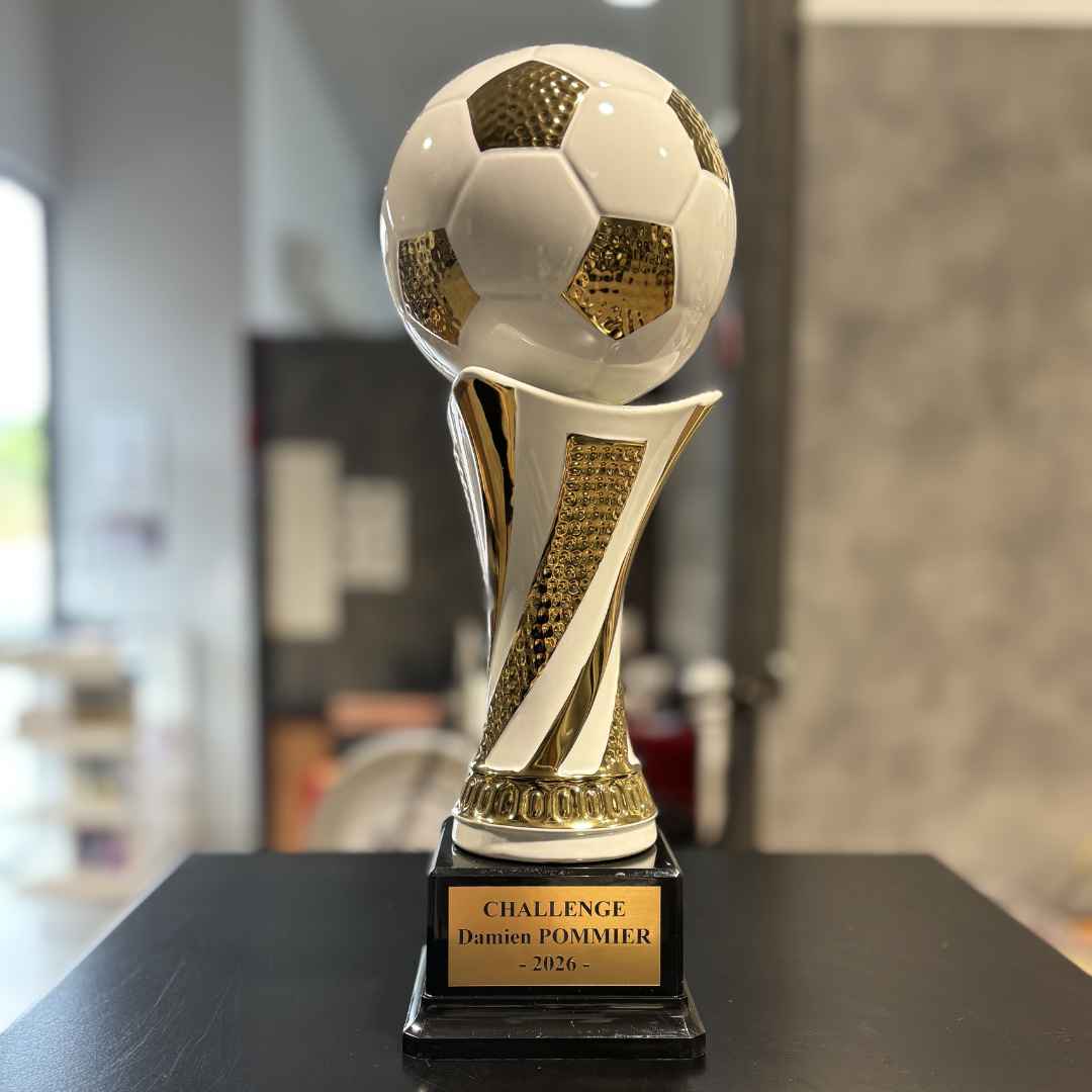 Grande coupe de vainqueur gravée sur-mesure, entre Vienne et Lyon